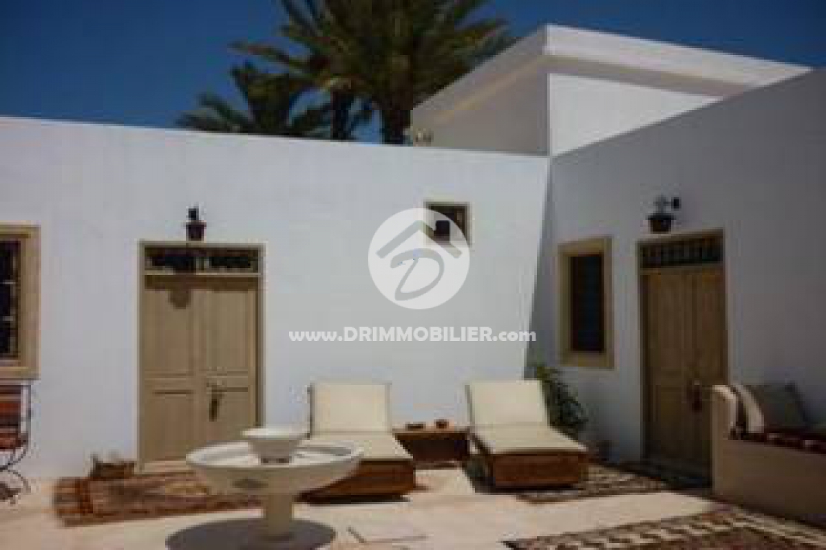 V 104 -   Villa avec piscine Djerba